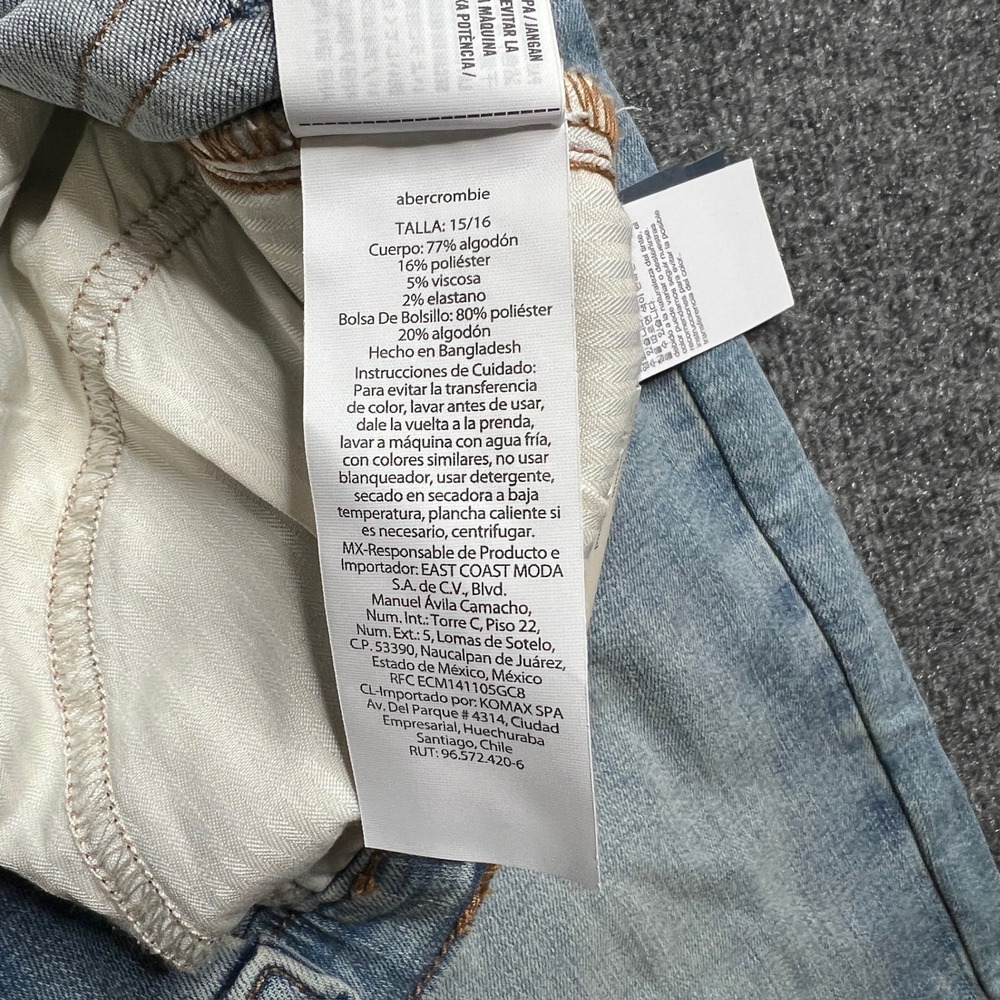 NWT Abercrombie Kids Straight Jeans Size 15/16 Short Light Wash Distressed‎ Blue - Picture 13 of 15